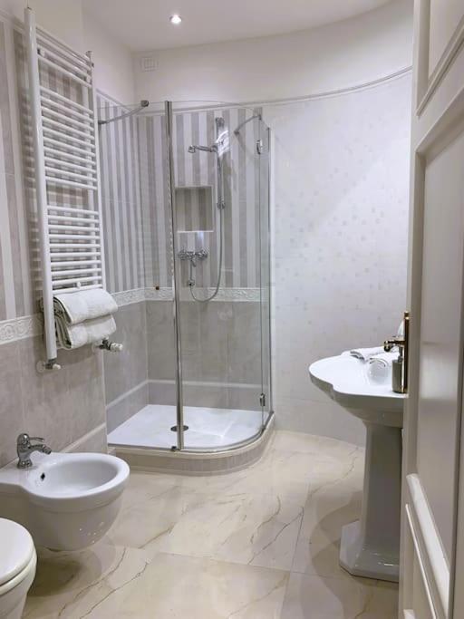 לוקה Via Nuova Apartments מראה חיצוני תמונה